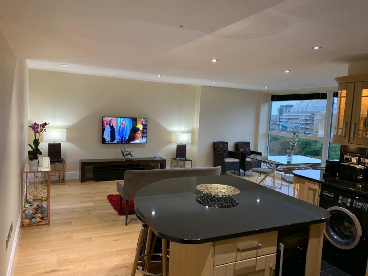 Thames View Apartment, Imperial Wharf Londyn Zewnętrze zdjęcie